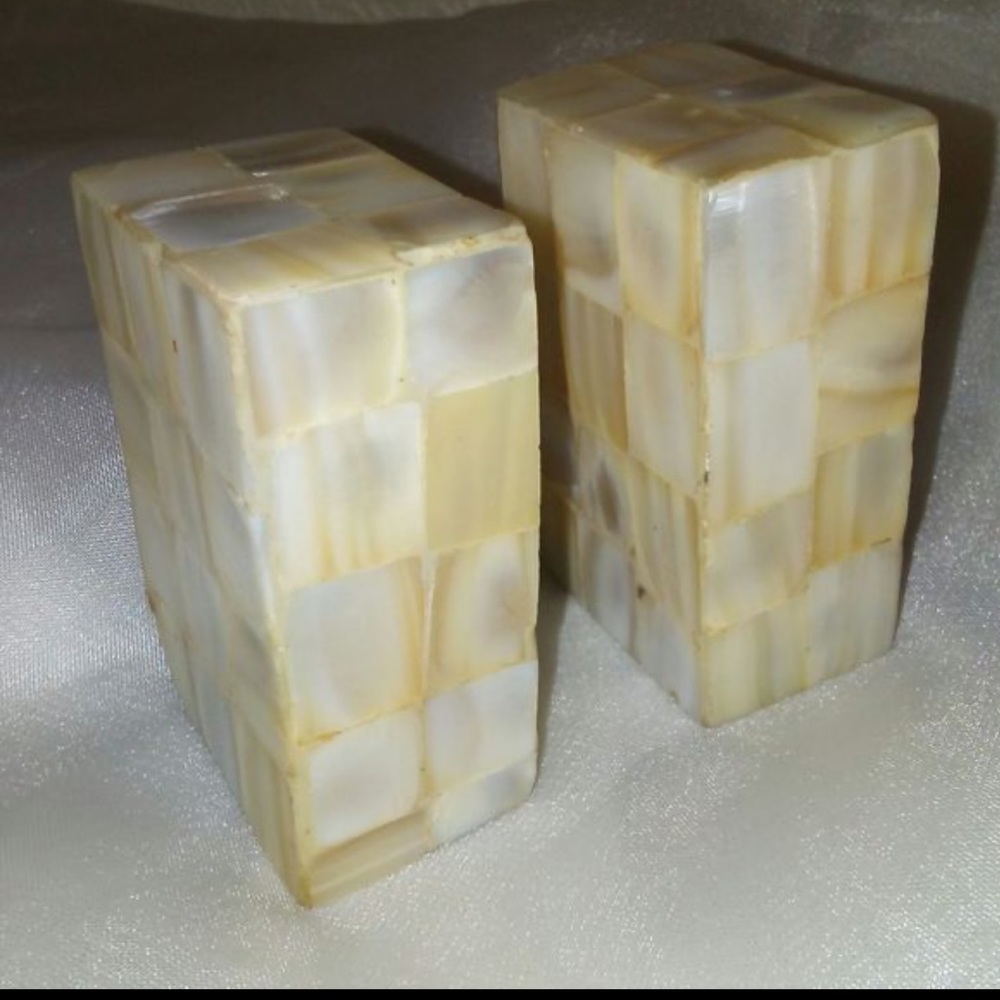 Two’s Company S & P Shakers